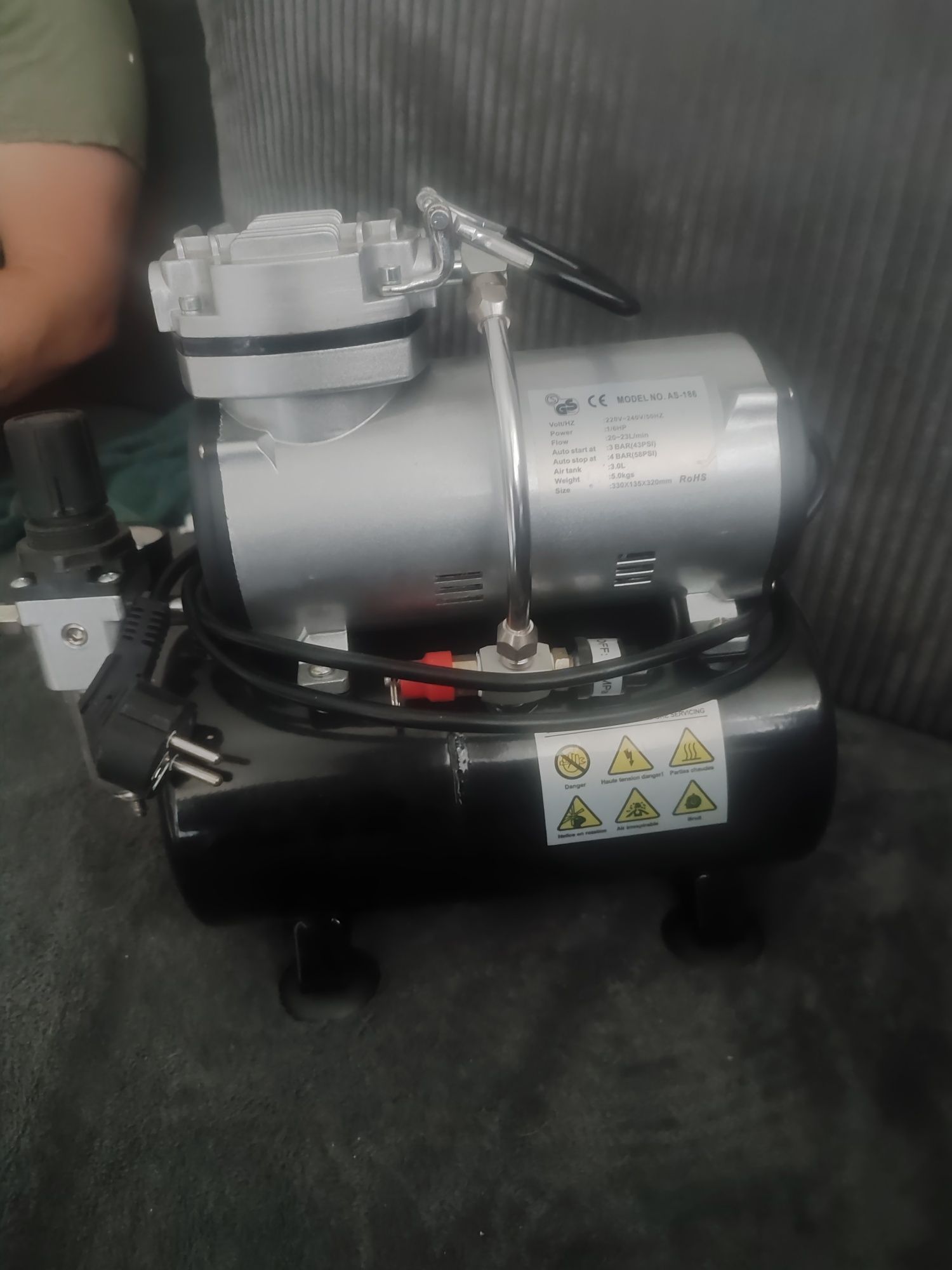Kompresor do aerografu+aerograf
