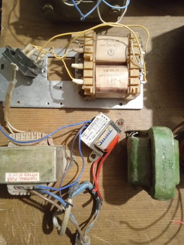 Продам оптом трансформатори та мотори.