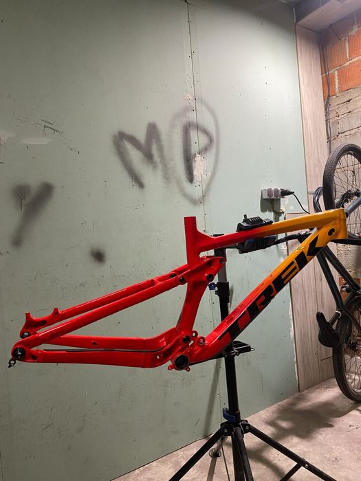 Frameset rama z damperem trek remedy 8