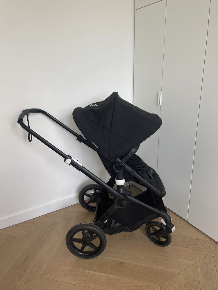 Czarny wózek Bugaboo 2w1 model fox 3 w super stanie