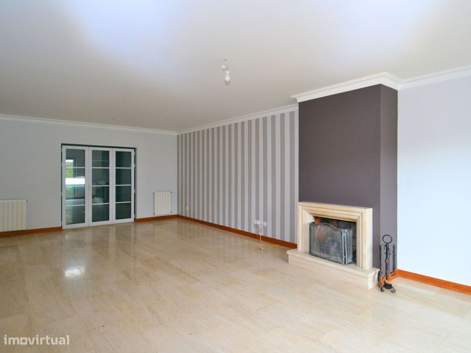 Moradia T4 para Arrendar