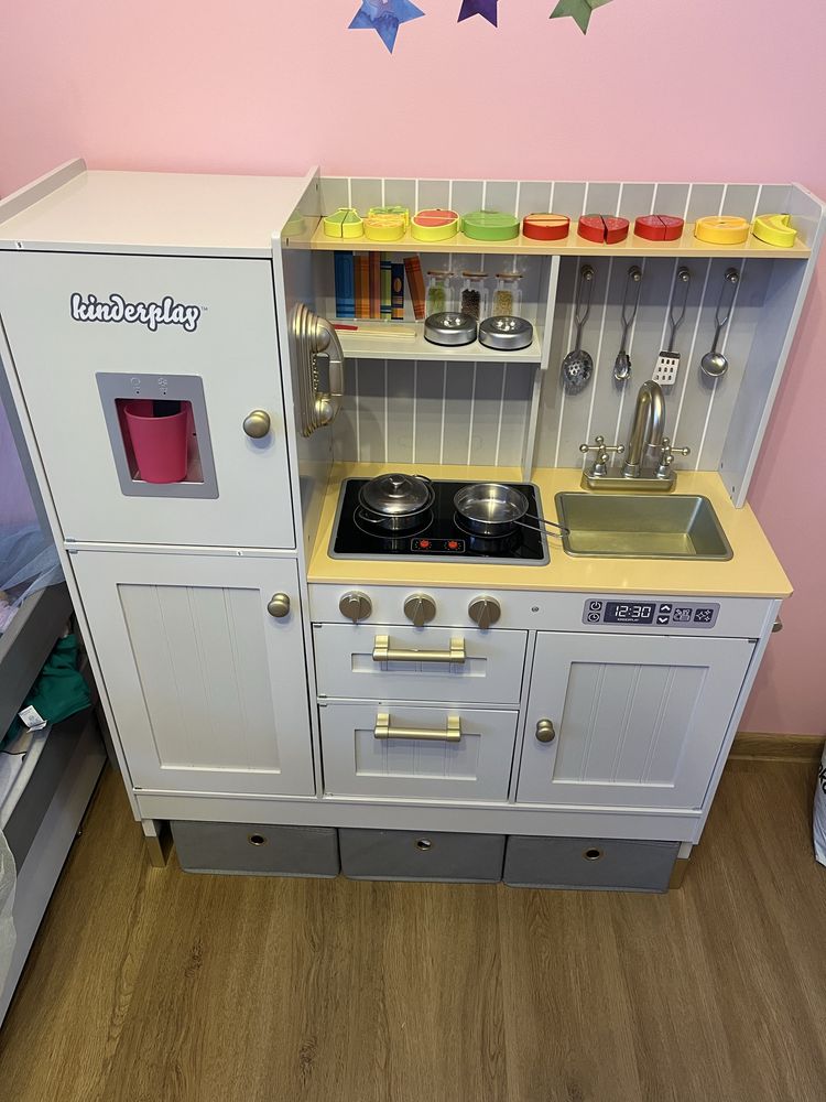 Zabawkowa drewniana kuchnia KINDERPLAY
