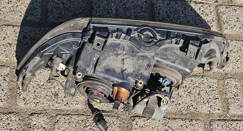 Reflektor prawy+lewy Bmw E39 lift ringi XENON