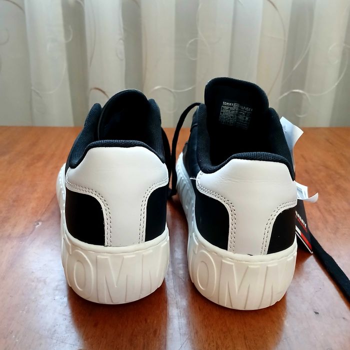 Нове жіноче взуття