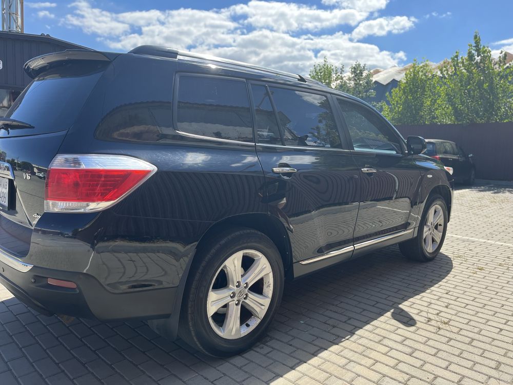 Toyota highlander