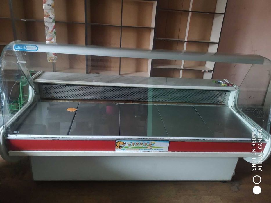 Холодильна вітрина