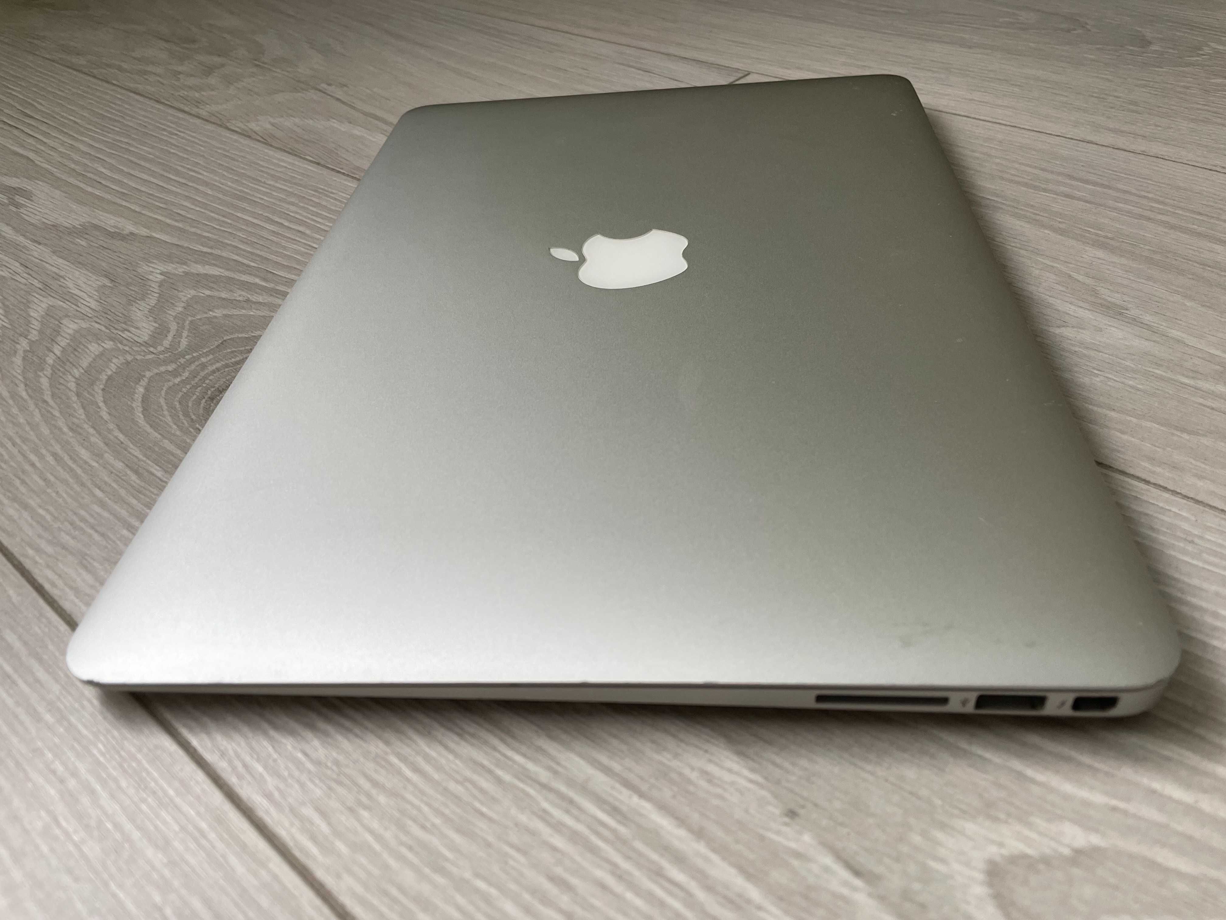 Apple MacBook Air A1466 / i5-5350u 1.8 GHz / 8GB / 128Gb SSD