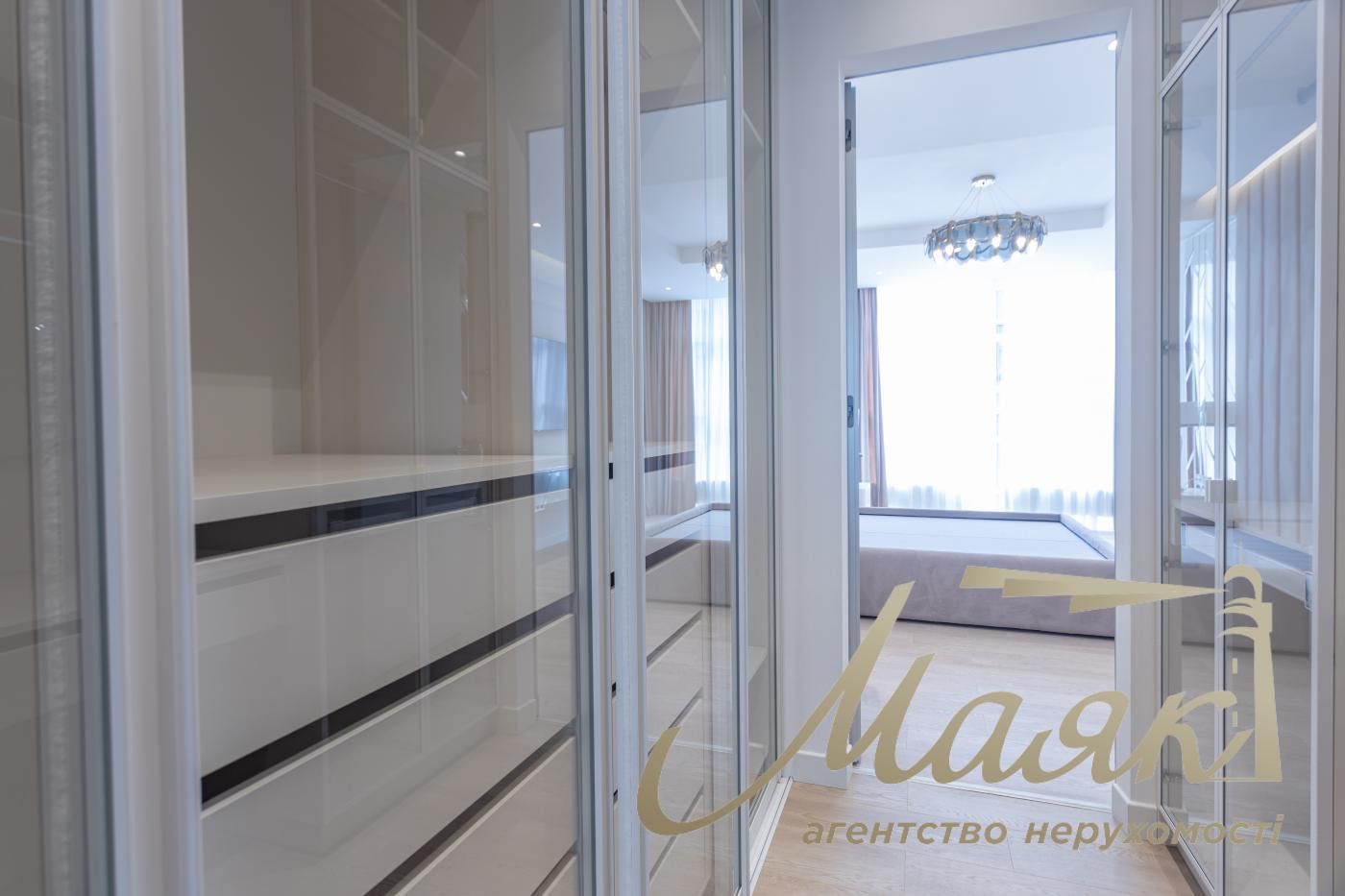 Аренда 4-к квартиры 180м² в ЖК Новопечерские Липки Драгомирова 15Б