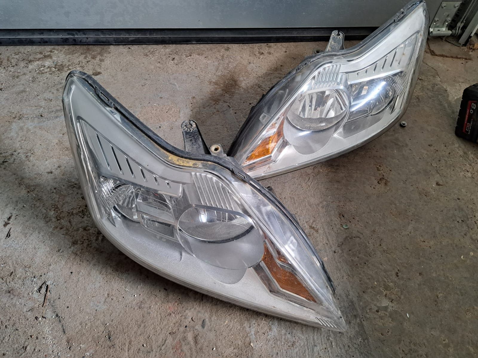 Ford Focus mk2 lift lampa prawa lewa Europa