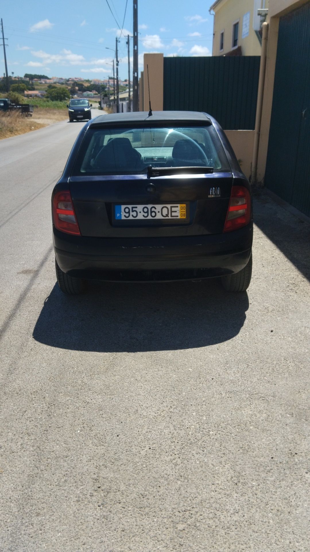 Skoda Otávia 1.4 em ótimo funcionamento documentos em dia