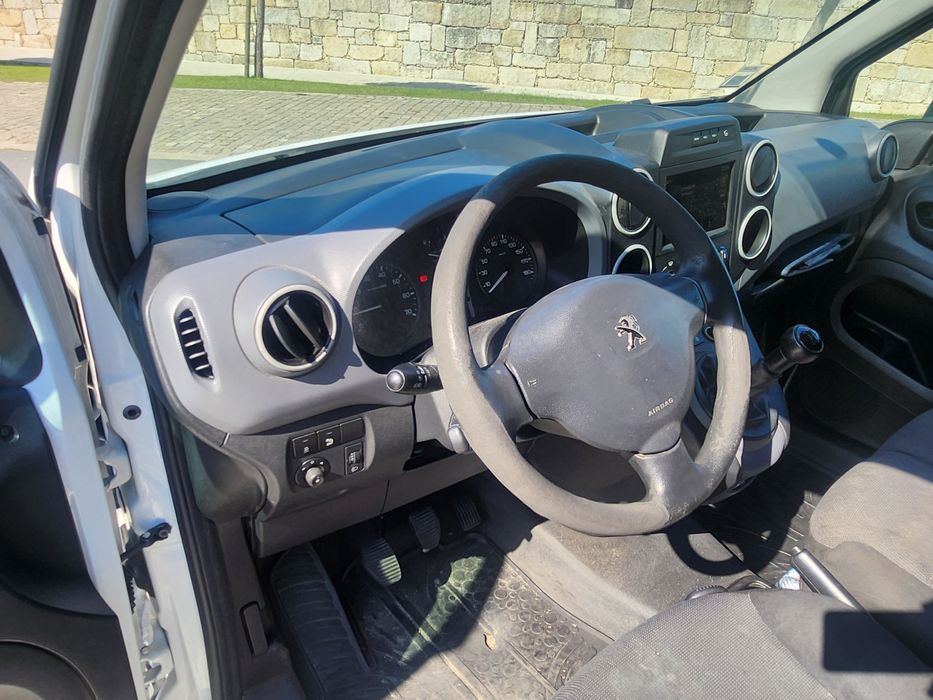 Peugeot Partner 1.6 BlueHDi LONGA 3 Lugares/A.C