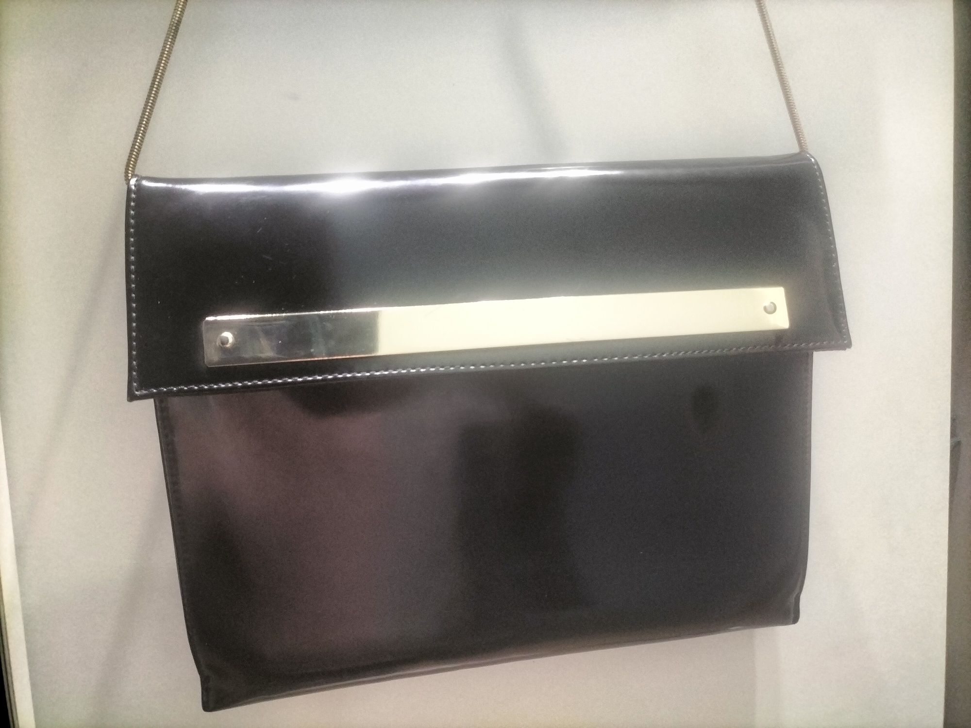 Zara Basic lakierowana torebka wizytowa duża