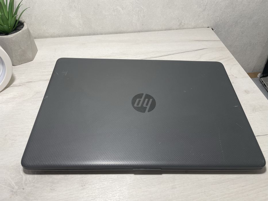 Потужний HP 250 G8 15.6 i5-1135G7 16GB/256GB FullHD IPS