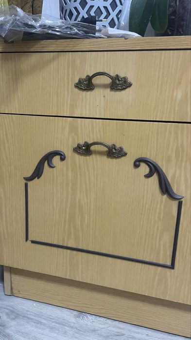 Шафа для одягу/Антресолі /тумба