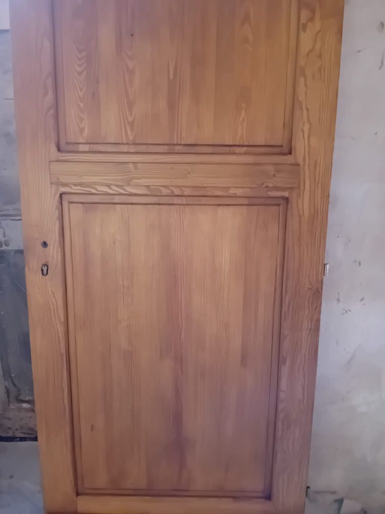 Drzwi zewnętrzne sosnowe olejowane z futryną 98cm × 206cm