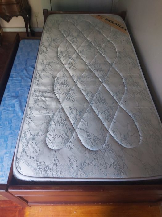 Cama de solteiro dupla