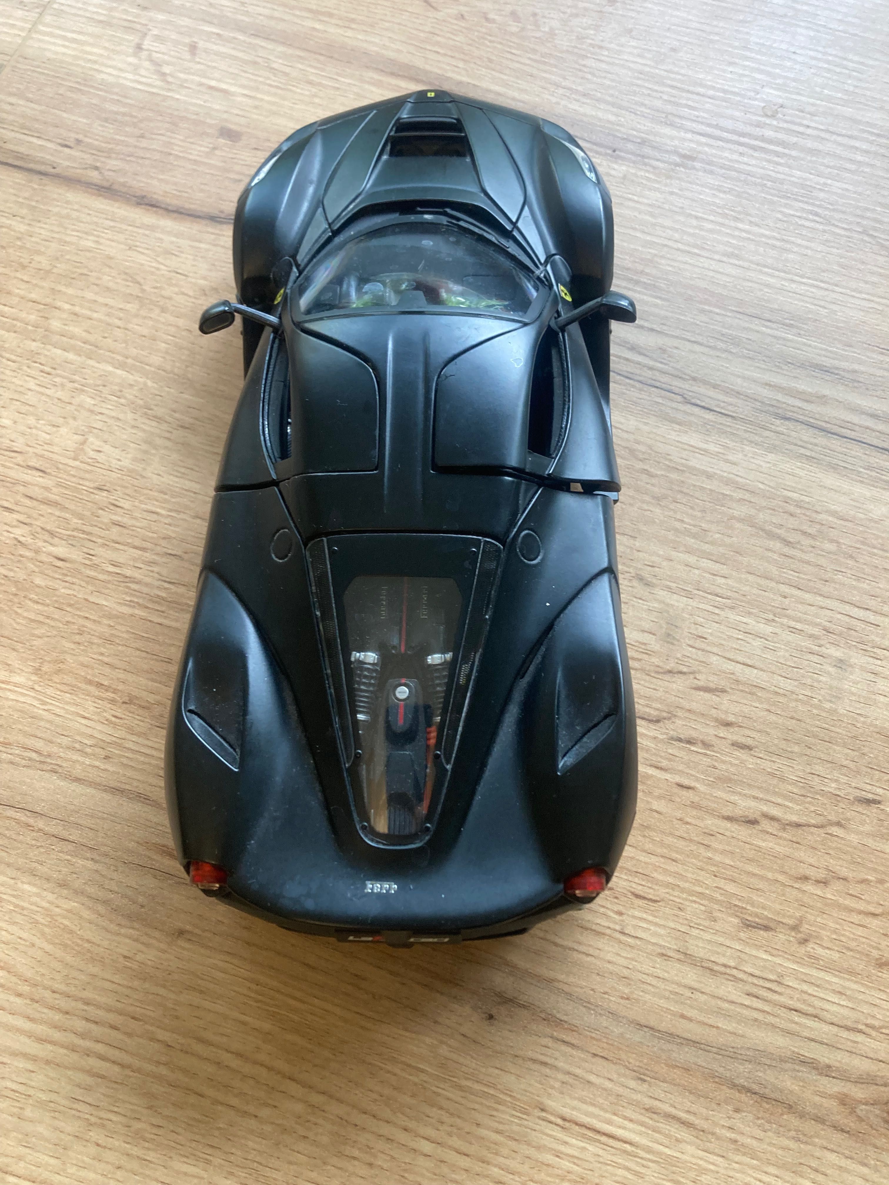 LaFerrari Bburago czarny mat model