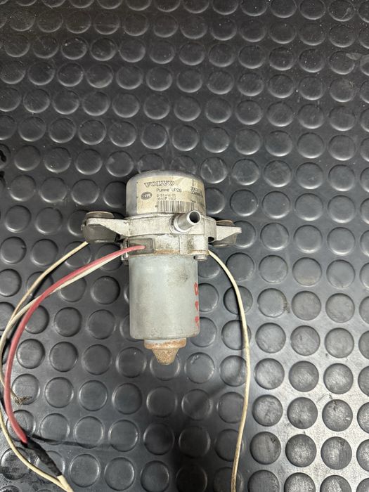 Насос вакуумний 8TG009286001