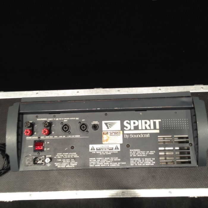 Powermikser Soundcraft Power Station 600 2x300 Watt Made In England