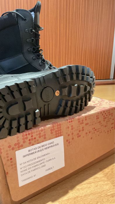 Botas Militares Iturri impermeáveis/respiráveis Gore-Tex.