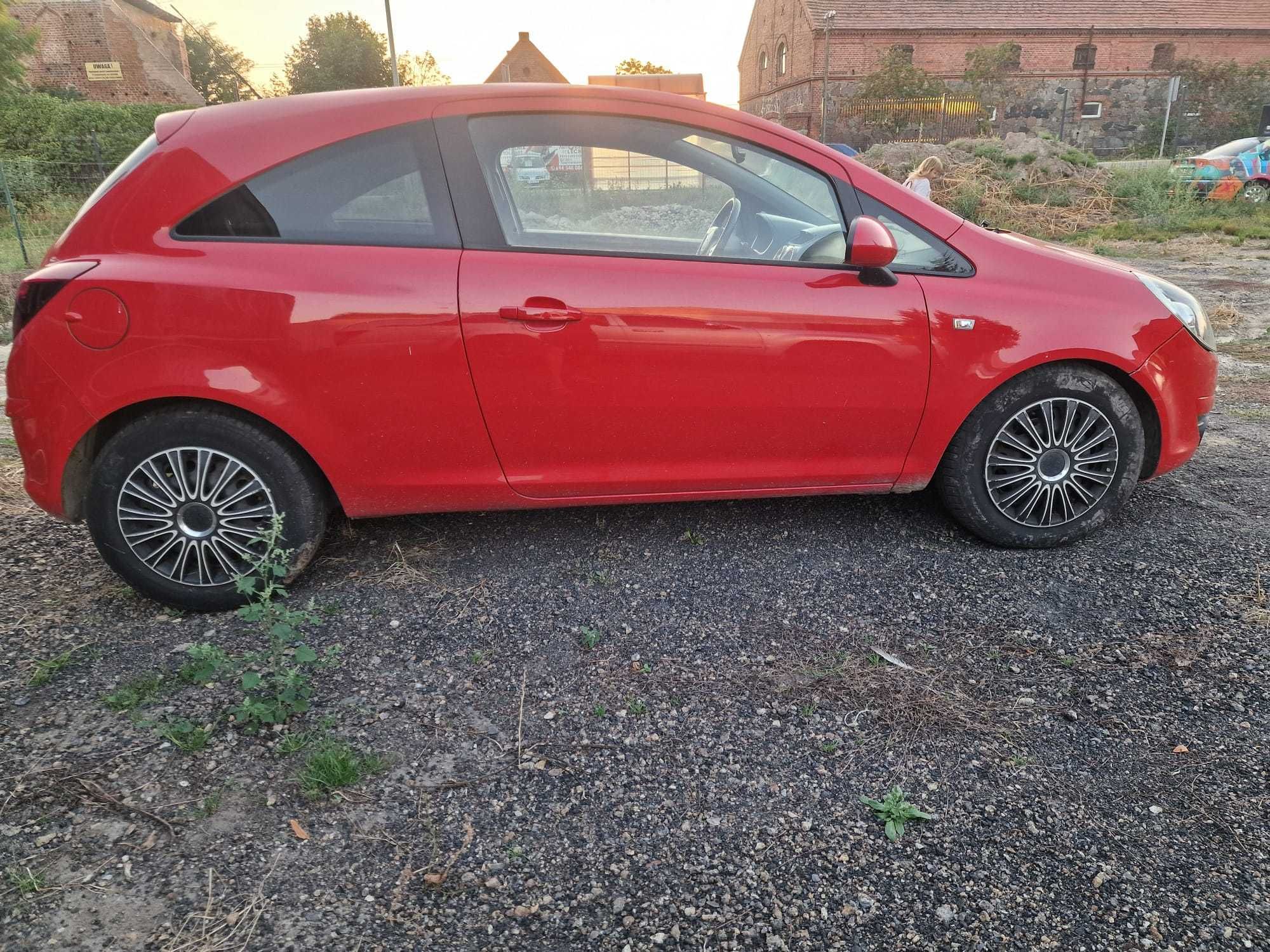 ćwiartka tył błotnik opel corsa D 3d  LAK Z547