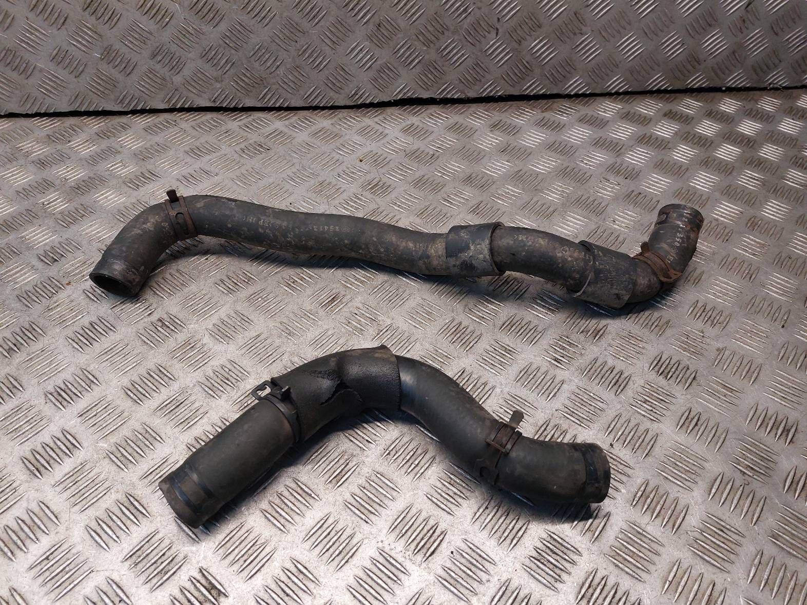 PRZEWÓD WĄŻ  WODY HYUNDAI TUCSON I 2.0 CRDI 25411-2E300 25412-1F350