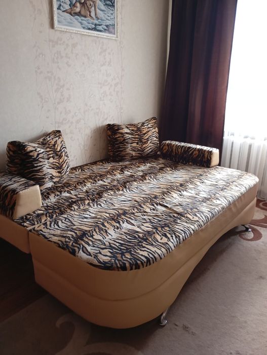 Продам диван в гарному стані.
