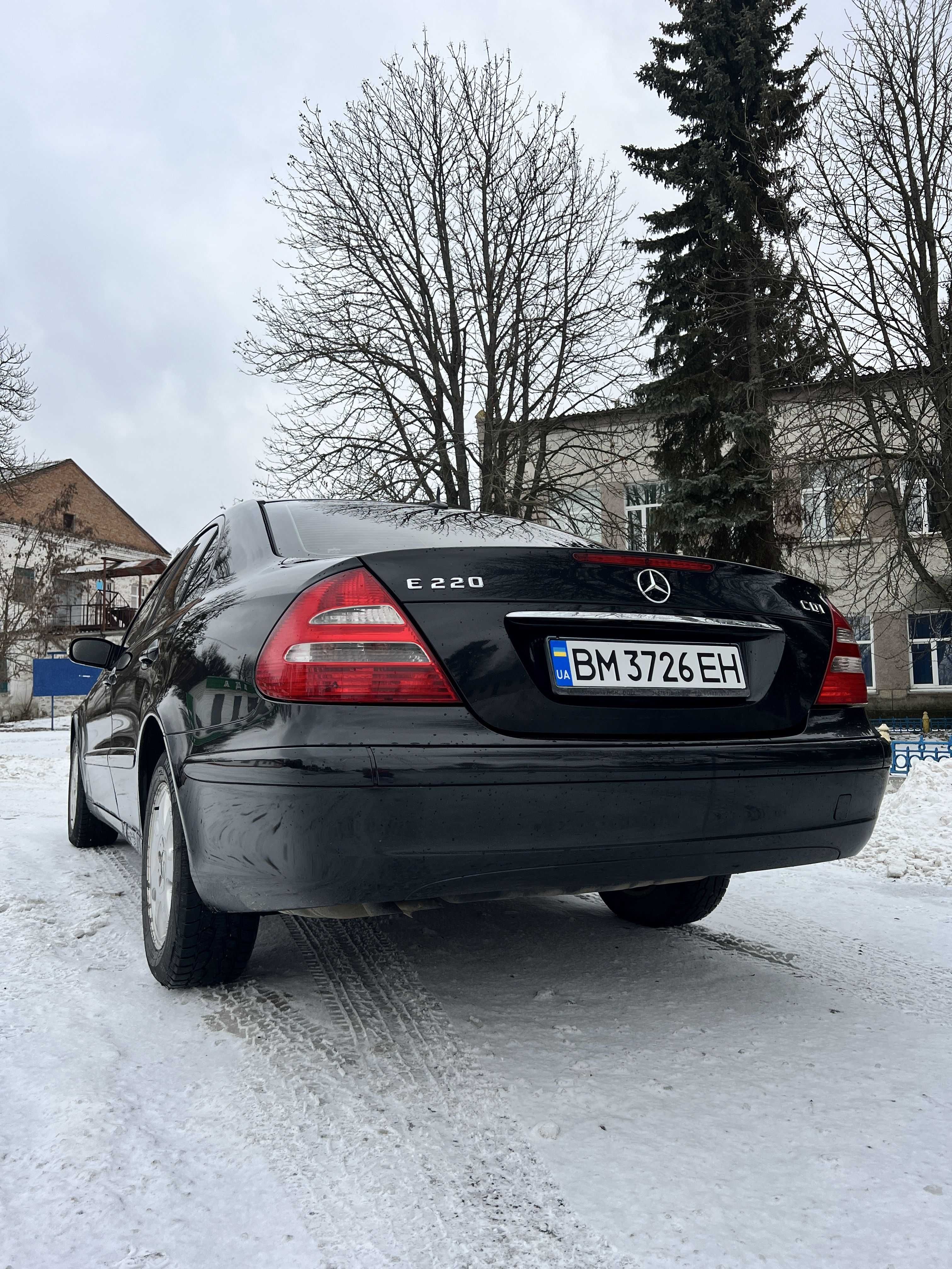 авто Mercedes-Bens e220