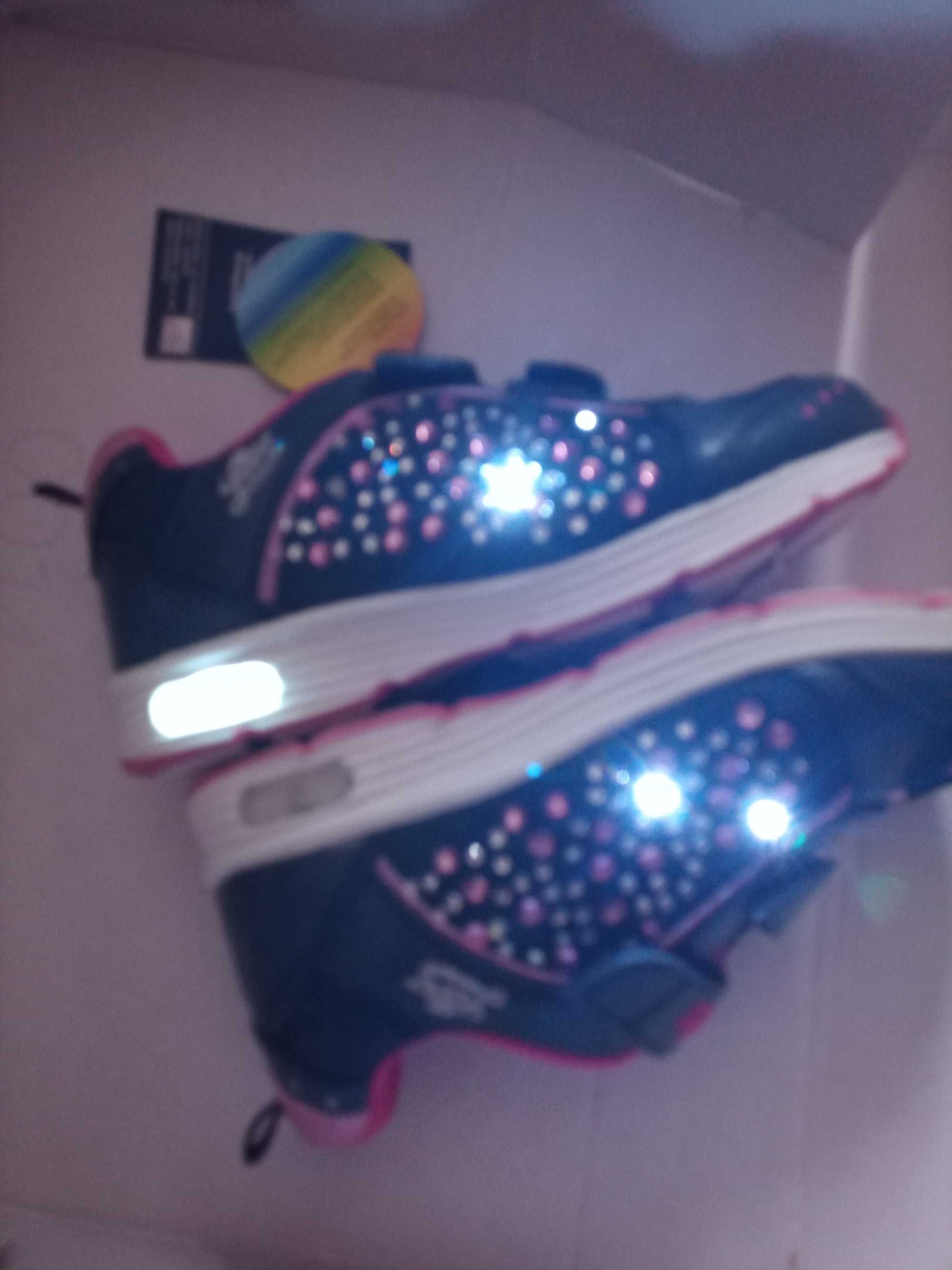 Świecące buty dziewczęce 26 wkładka ok 17 cm diody LED nowe buty lico