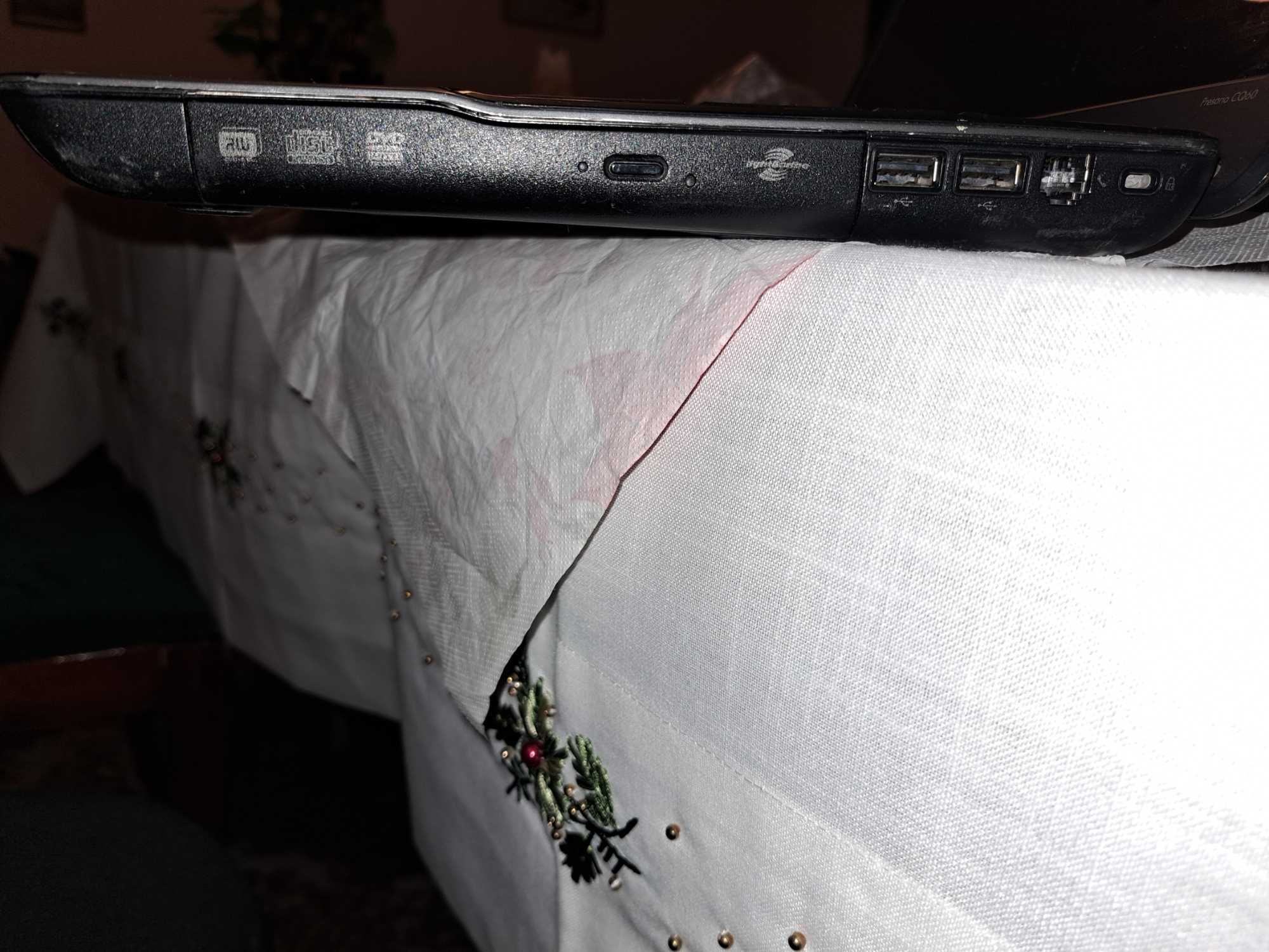 Laptop o nazwie  COMPAQ