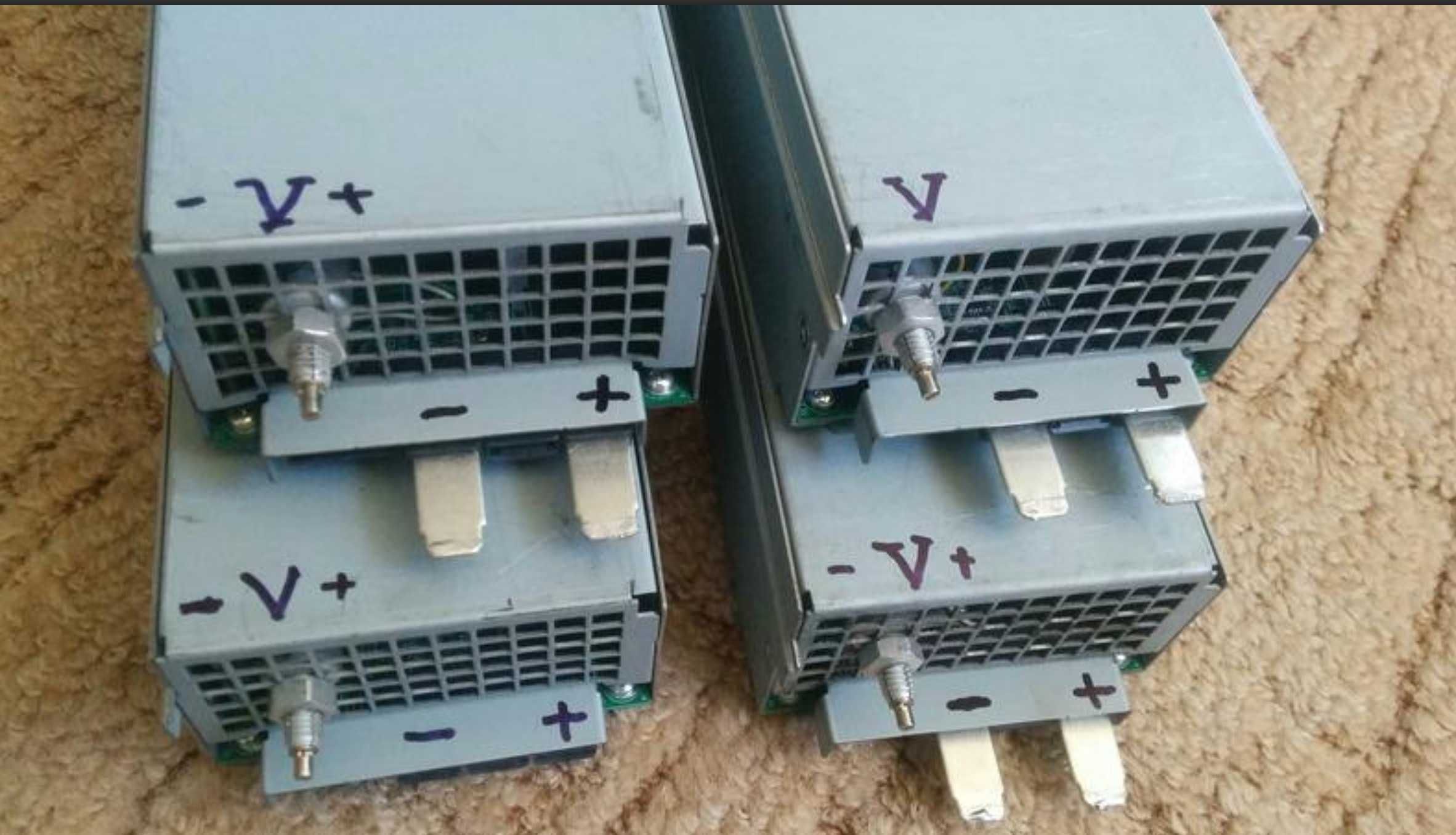 Серверні блоки живлення +12-13.6V 40А + 5V 30А  "Delta Electronics".