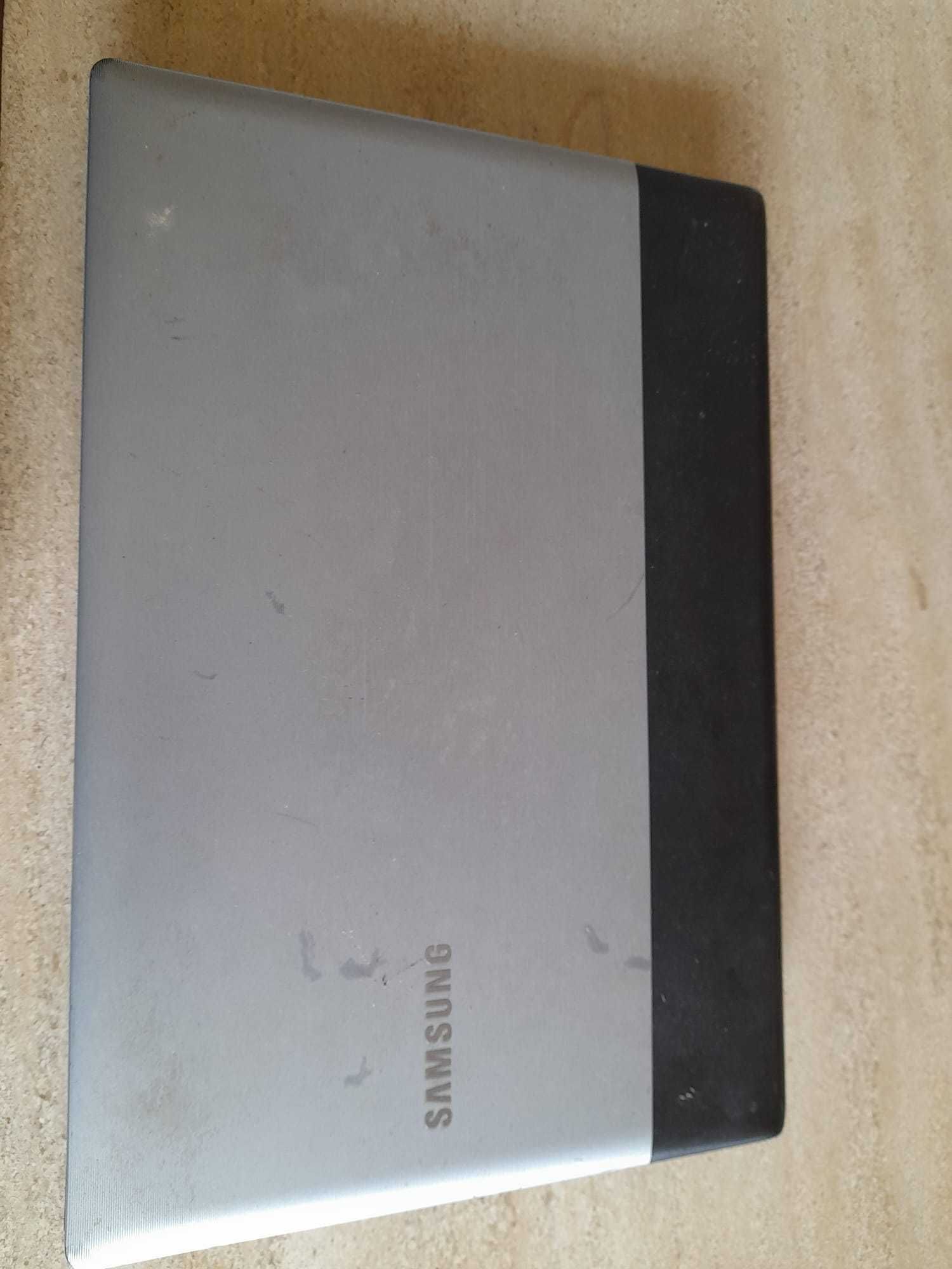 Vendo Notebook Samsung 300E5M (+1 de oferta)