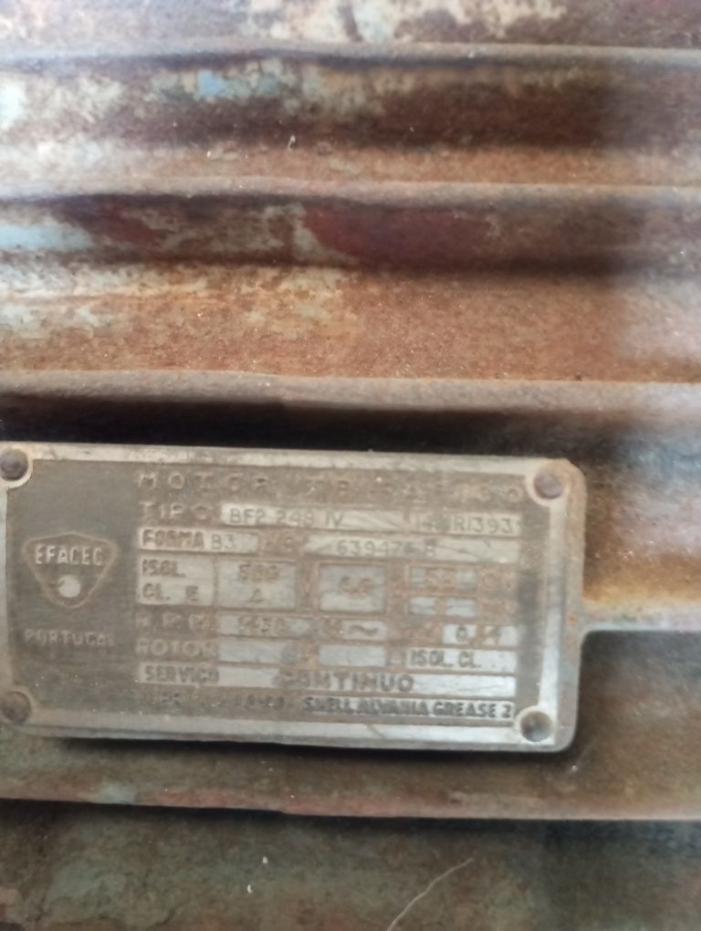 Vendo Motor trifásico 5,5 cavalos