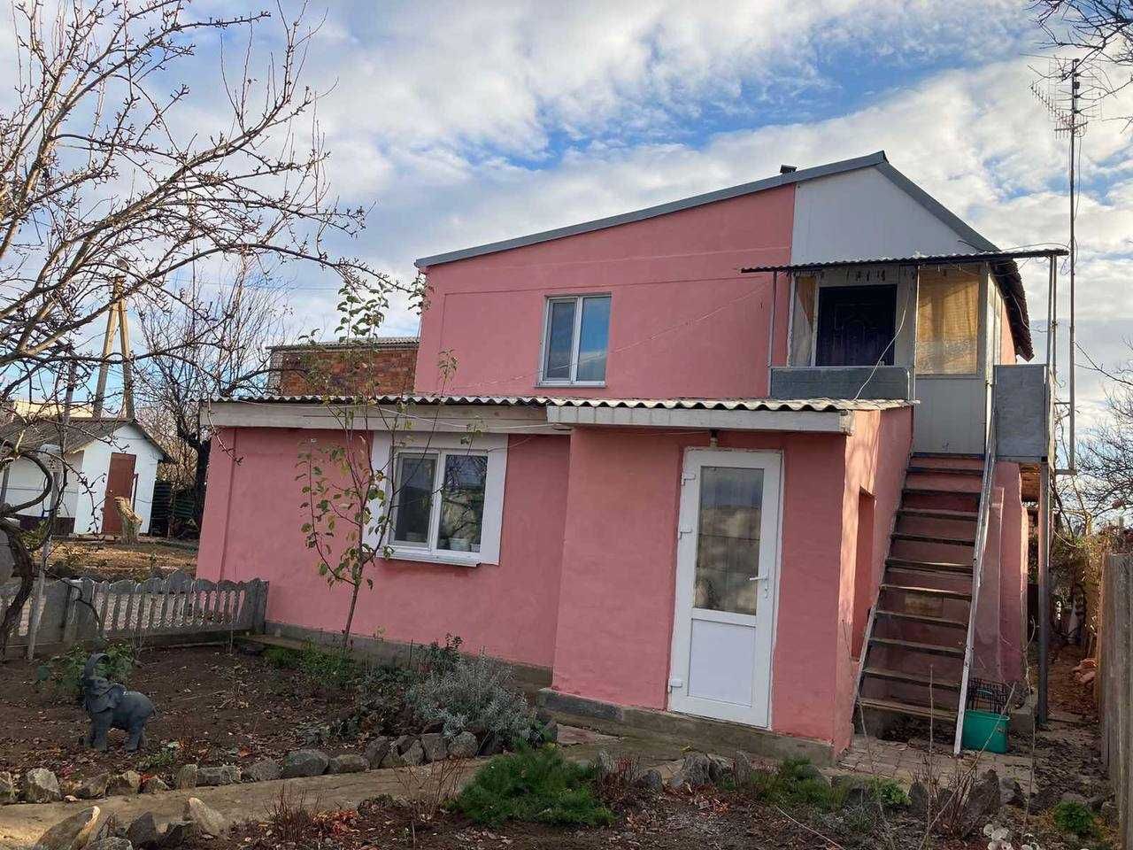 Двухетажний  дім/ дача в Лупарево
