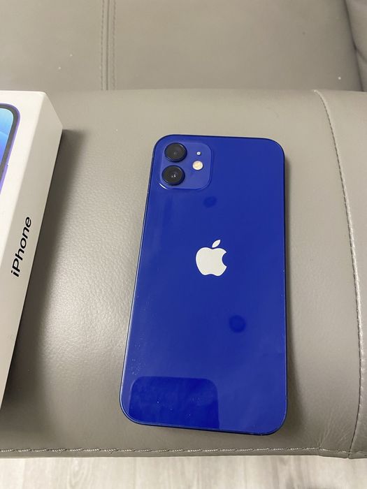 Айфон 12 Blue 256 CB не вмикаєтця