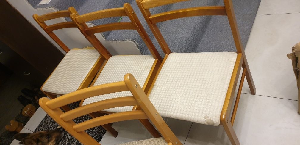 Krzesła do jadalni działkę