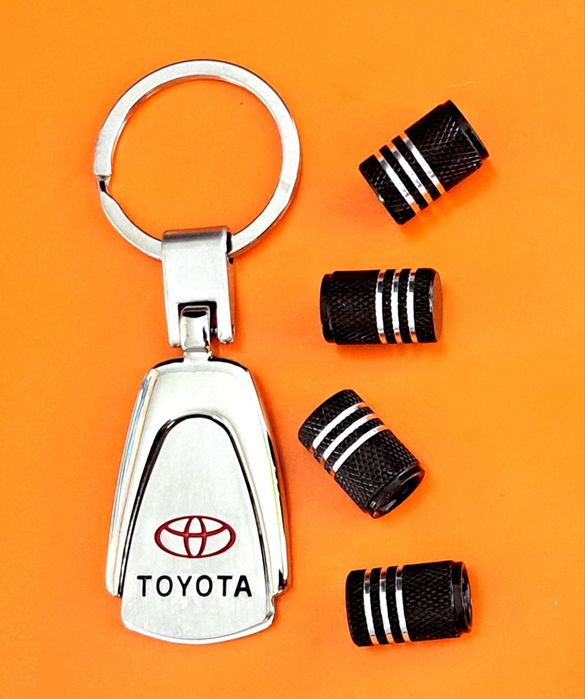 ** NOWY Breloczek TOYOTA + Nakrętki na wentyle czarne komplet tuning