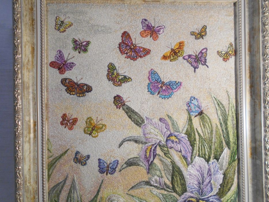 Продам вышитую картину "Бабочки", ручная гладь(вышивка)