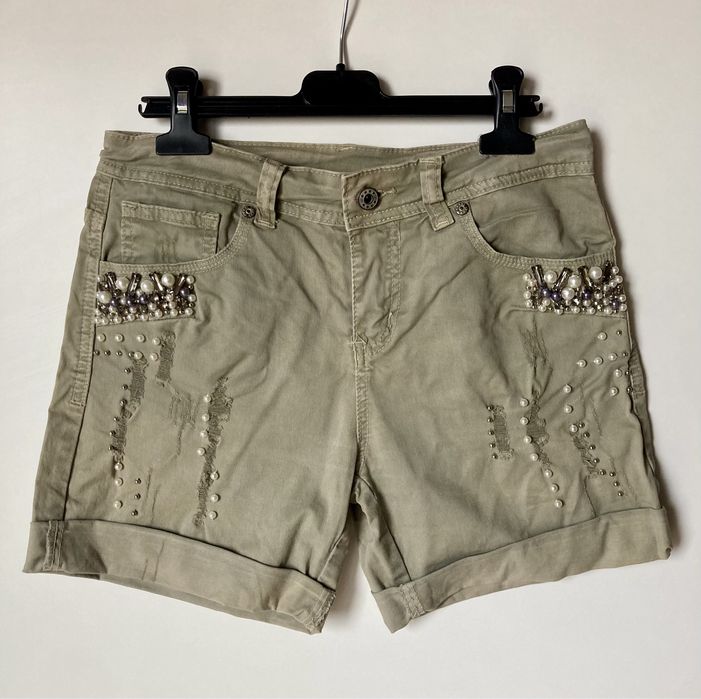Krótkie spodenki jeansowe z perełkami – VANILLA SRL