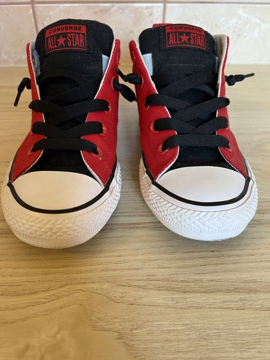 Wysokie, wsuwane trapmki Converse, r.35