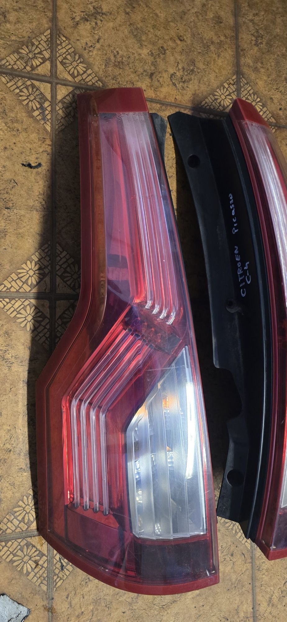 Lampa  lewa prawa tył tylna Citroen C4 Grand Picasso 2011r
