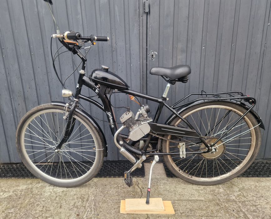 Rower z silnikiem spalinowym