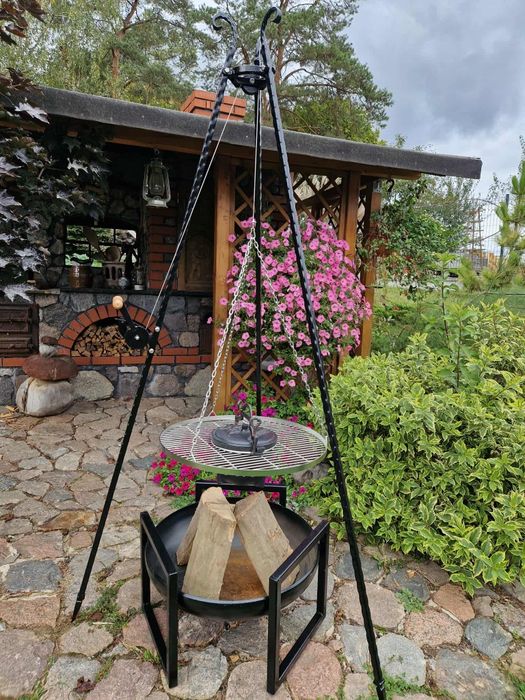 Grill ogniskowy trójnóg - kociołek
