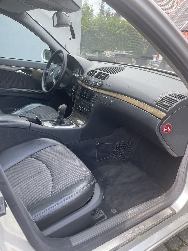 Mercedes e klasa 211