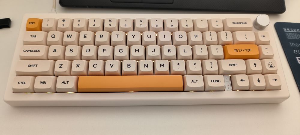 Teclado mecânico silencioso 65%