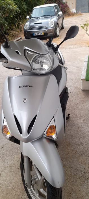 Honda lead 110cc negociável