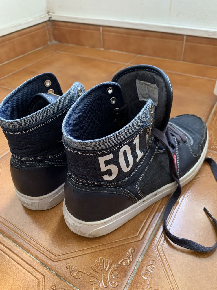 Tenis bota Levis 501 , usadas, em bom estado