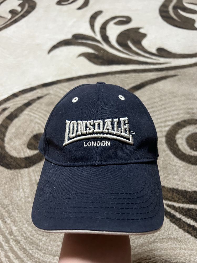 Кепка Lonsdale..