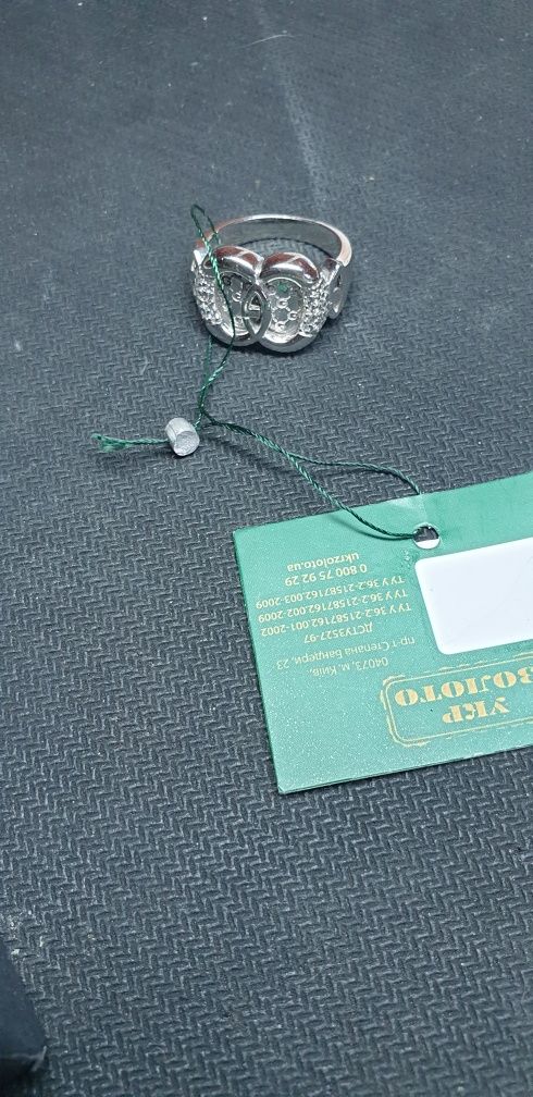 Продам кольцо GUCCI серебро новое с биркой.