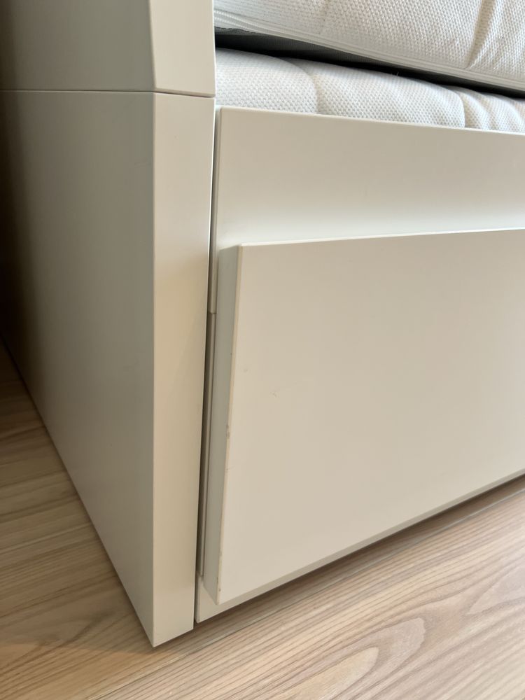 Łóżko drewniane rozsuwane z szufladami i zagłówkiem FLEKKE IKEA